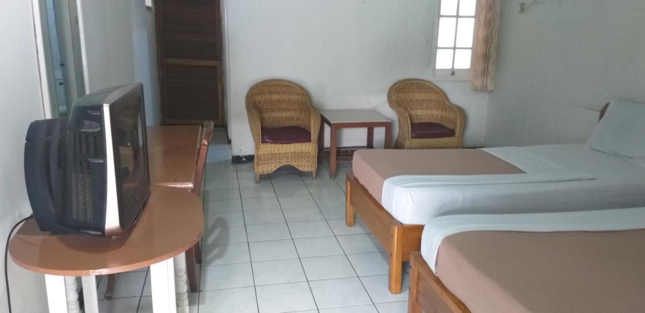 Intan Hotel Purwakarta Exterior photo