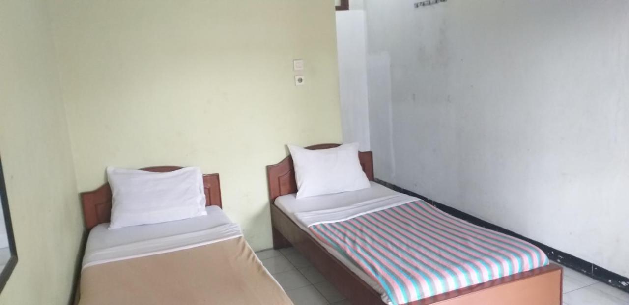 Intan Hotel Purwakarta Exterior photo