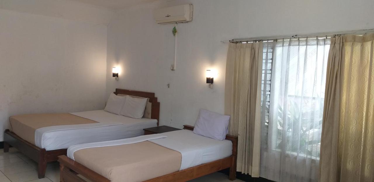 Intan Hotel Purwakarta Exterior photo