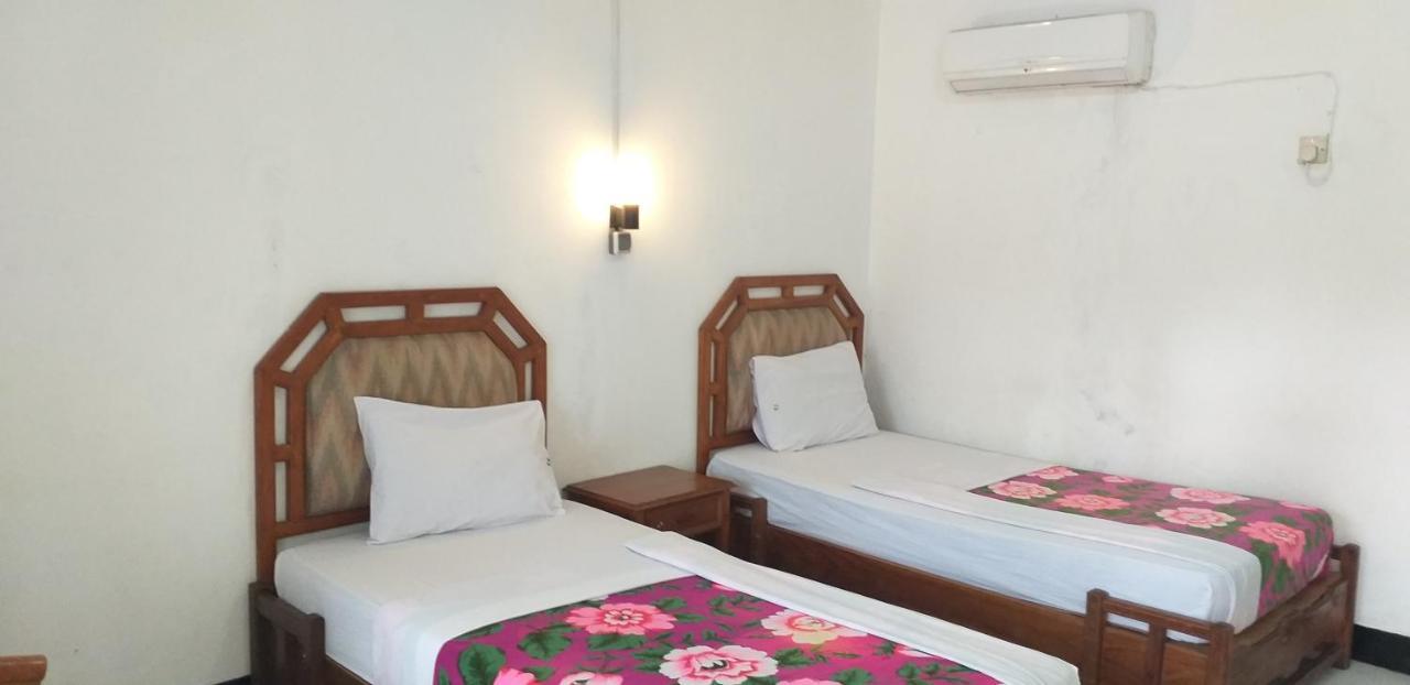 Intan Hotel Purwakarta Exterior photo